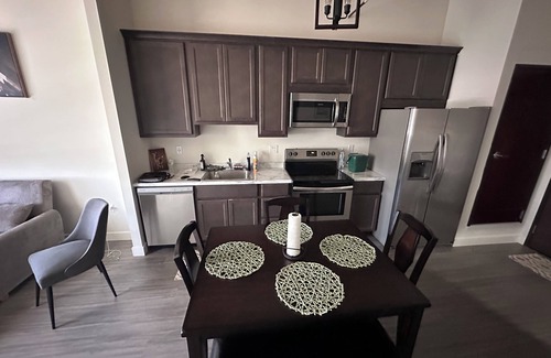 Santa Ana Apartment | Chic 1-bedroom apartment with AC, fitness room in beautiful Santa Ana