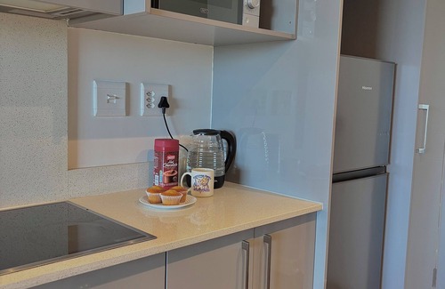 Claremont Apartment | Chic 1-bedroom apartment with WiFi, fitness room in wonderful Cape Town