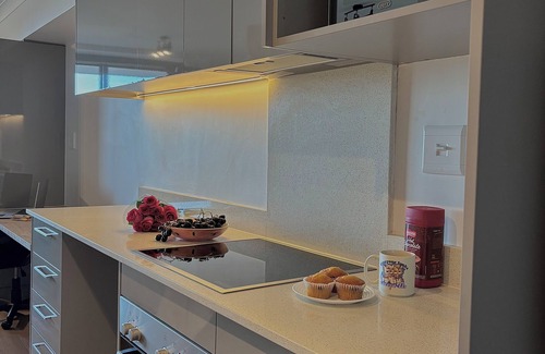 Claremont Apartment | Chic 1-bedroom apartment with WiFi, fitness room in wonderful Cape Town