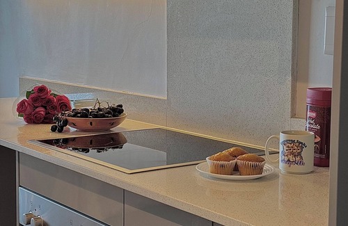Claremont Apartment | Chic 1-bedroom apartment with WiFi, fitness room in wonderful Cape Town