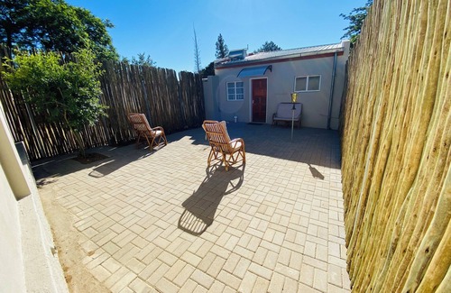 Windhoek Apartment | Chic 1-bedroom apartment with WiFi, AC in peaceful Windhoek