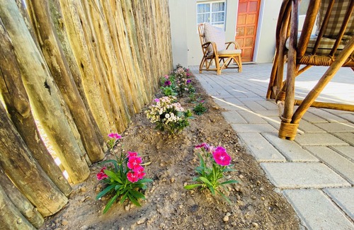 Windhoek Apartment | Chic 1-bedroom apartment with WiFi, AC in peaceful Windhoek