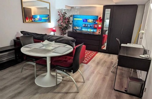 Fisherville Apartment | Chic 1-bedroom apartment in phenomenal Toronto