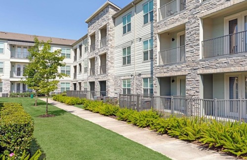 George Bush Park/Eldridge Apartment | Chic 1-bedroom apartment in fantastic Houston with fitness room, AC , internet