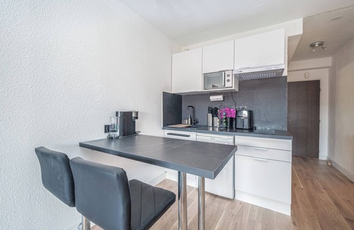 Cannes Old Town Apartment | Chic 1 Bedroom Apartment Minutes from Croissette, Terrace & AC