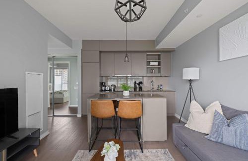 Downtown Toronto Apartment | Chic 1-Bedroom Downtown Toronto Getaway