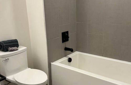 Mill River Apartment | Chic 1-bedroom with WiFi, AC, fitness room in awesome New Haven