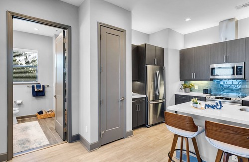 Downtown Fort Worth Apartment | Chic 1BR Apartment w/Rooftop Lounge & Gym - Near Downtown Fort Worth