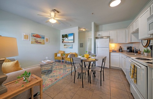 Port Aransas Condo | Chic 1BR Beach Condo | Pool Access + Pet Friendly