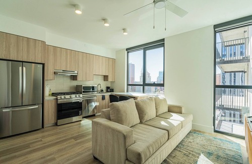 Roosevelt Apartment | Chic 1BR Getaway w/Pool, Gym Access & Rooftop