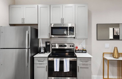 McDowell Mountain Apartments Apartment | Chic 1BR Pool Gym Prkng Near Mayo Clnc & Westwrld
