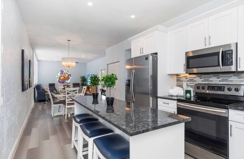 Pineapple Grove Arts District House | Chic 1BR Steps to Atlantic Ave & Beach