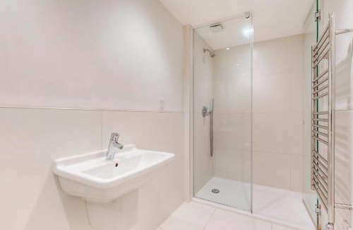Brompton & Hans Town Apartment | Chic 2 bed flat Cadogan Square