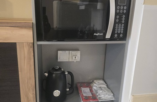 Uswetakeiyawa Apartment | Chic 2-bedroom apartment with AC, fitness room in fabulous Uswetakeiyawa