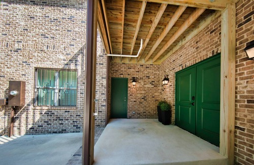 Redmont Park Apartment | Chic 2 bedroom apartment close to downtown B'ham