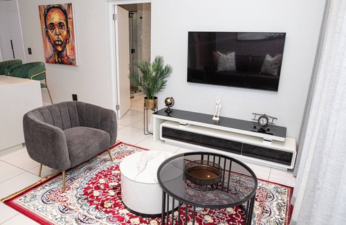 Nieuw Muckleneuk Apartment | Chic 2-bedroom apartment with WiFi, fitness room in vibrant Pretoria