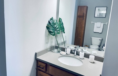 Downtown Memphis Apartment | Chic 2-bedroom apartment with fitness room and AC in amazing Memphis