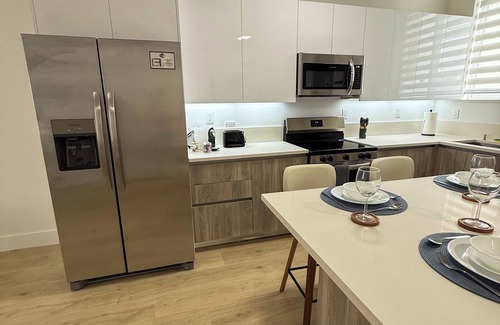 East Little Havana Apartment | Chic 2-bedroom apartment in vibrant Miami near Brickell