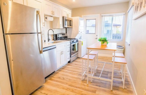 University Heights Condo | Chic 2-bedroom condo in sunny San Diego