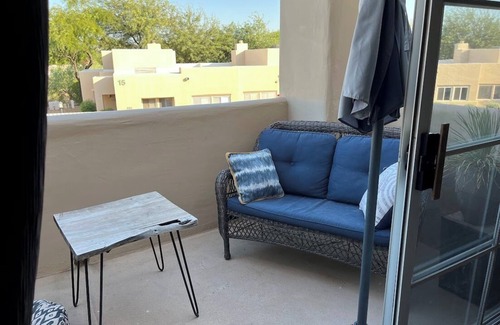 Cabo Del Rio Condo | Chic 2-bedroom condo in Scottsdale - January bonus free stay in Sedona.