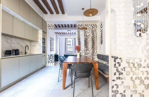 Les Iles Apartment | Chic 2-Bedroom Haven