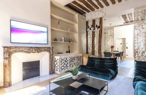 Les Iles Apartment | Chic 2-Bedroom Haven