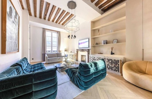 Les Iles Apartment | Chic 2-Bedroom Haven