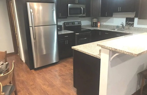 Sheffield Neighbors Apartment | Chic 2-bedroom in center of Lincoln Park/Depaul/Wrigley + Parking