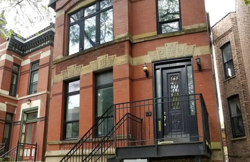 Sheffield Neighbors Apartment | Chic 2-bedroom in center of Lincoln Park/Depaul/Wrigley + Parking
