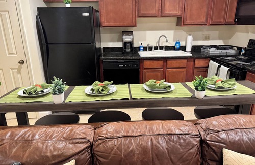Park View House | Chic 2-bedroom townhome with WiFi and AC in vibrant Columbia Heights in DC