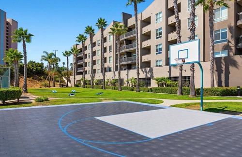 Oceanside Apartment | Chic 2-bedroom twin in cool Oceanside