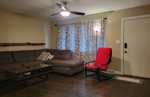 Hummelstown Apartment | Chic 2-bedroom with WiFi and AC in delightful Hummelstown