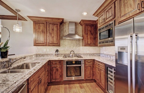 Vail Condo | Chic 2 BR+Den Ritz-Carlton Condo with Valley Views by RedAwning - Save 20% on 7+ Nights!