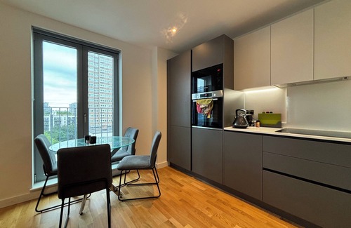 St. Mary's Park Apartment | Chic 2BD Flat with Private Balcony in Battersea