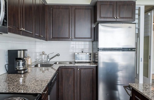 Fort York Condo | Chic 2BR+D Condo w/Lake & CN Tower Views + Parking