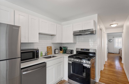 Des Plaines Apartment | Chic 2BR Retreat Near O’Hare + Free Parking