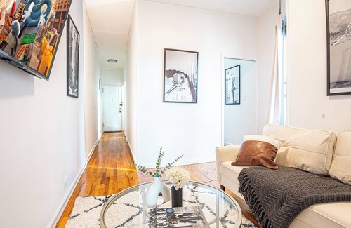 Upper East Side Apartment | Chic 2BR Upper East Side Retreat - Near Central Park & Museums