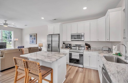 Taylors House | Chic 3/2 Near Downtown Gvl, Greer & Travelers Rest