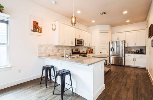 Chestnut House | Chic 3 BDR for 5, Minutes From Downtown Austin!