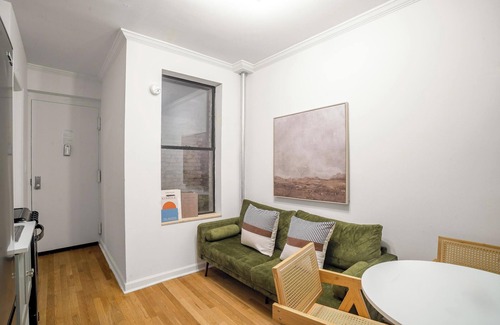 Bowery Apartment | Chic 3-Bed 2-Bath Home in Vibrant Lower East Side