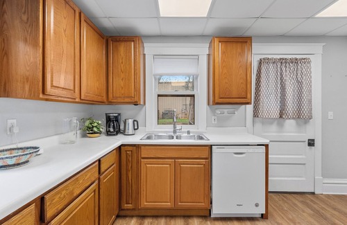 Lake Geneva House | Chic 3 bedroom Get-a-way in downtown Lake Geneva