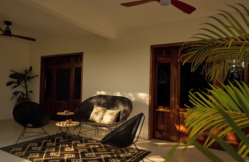 Emiliano Zapata Villa | Chic 3-bedroom villa with AC and WiFi in welcoming Puerto Escondido