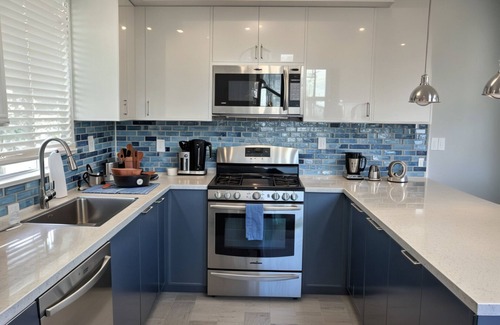 Hollywood Hotel | Chic 3BR Hollywood Oasis with Breathtaking Skyline Views