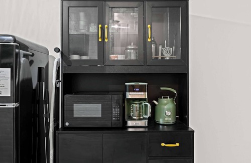 Cherokee Triangle House | Chic 3BR Lou Speakeasy Unit | Perfect for Groups!