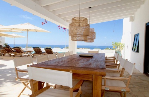 Cap Martinet Villa | Chic 6 Bedroom Retreat in Cap Martinet, 1063