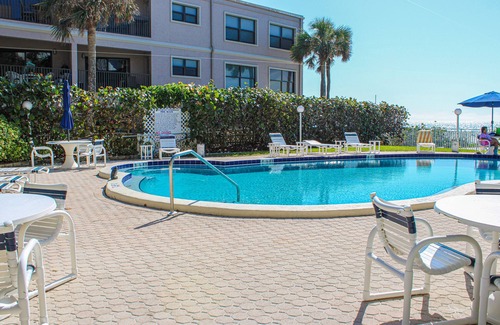 Belleair Beach Condo | Chic and comfortable Gulf front condo, snowbird and dog friendly, pool, beaches