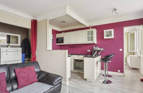 Bagneux Apartment | Chic and comfortable apart downtown