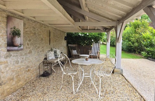 Saint-Rabier Apartment | Chic and cosy studio in a Périgord noir hamlet, near Hautefort/Montignac
