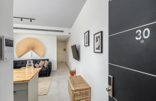 Florentin Apartment | Chic and fresh by Sea U TLV