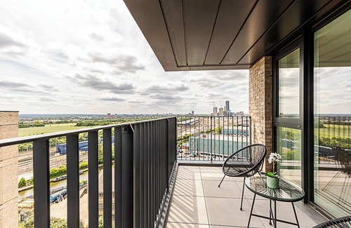 College Park and Old Oak Apartment | Chic and Sleek Sky-High Apartment